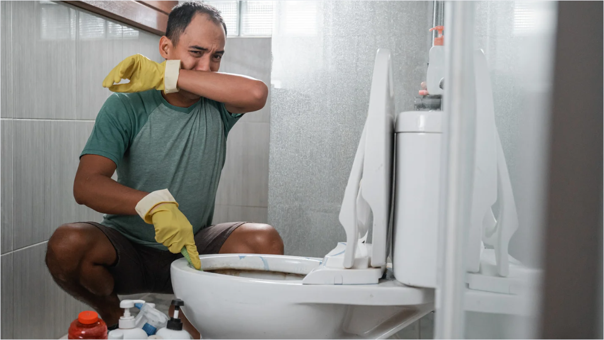 How to remove the sewer smell in the bathroom.